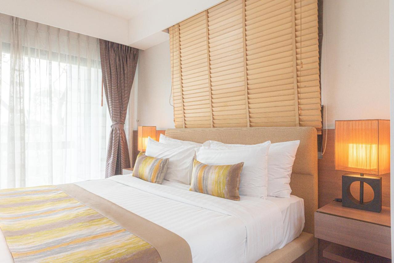 Summit Windmill Golf Suite Hotel At Suvarnabhumi Bangkok Exterior photo A bamboo blind