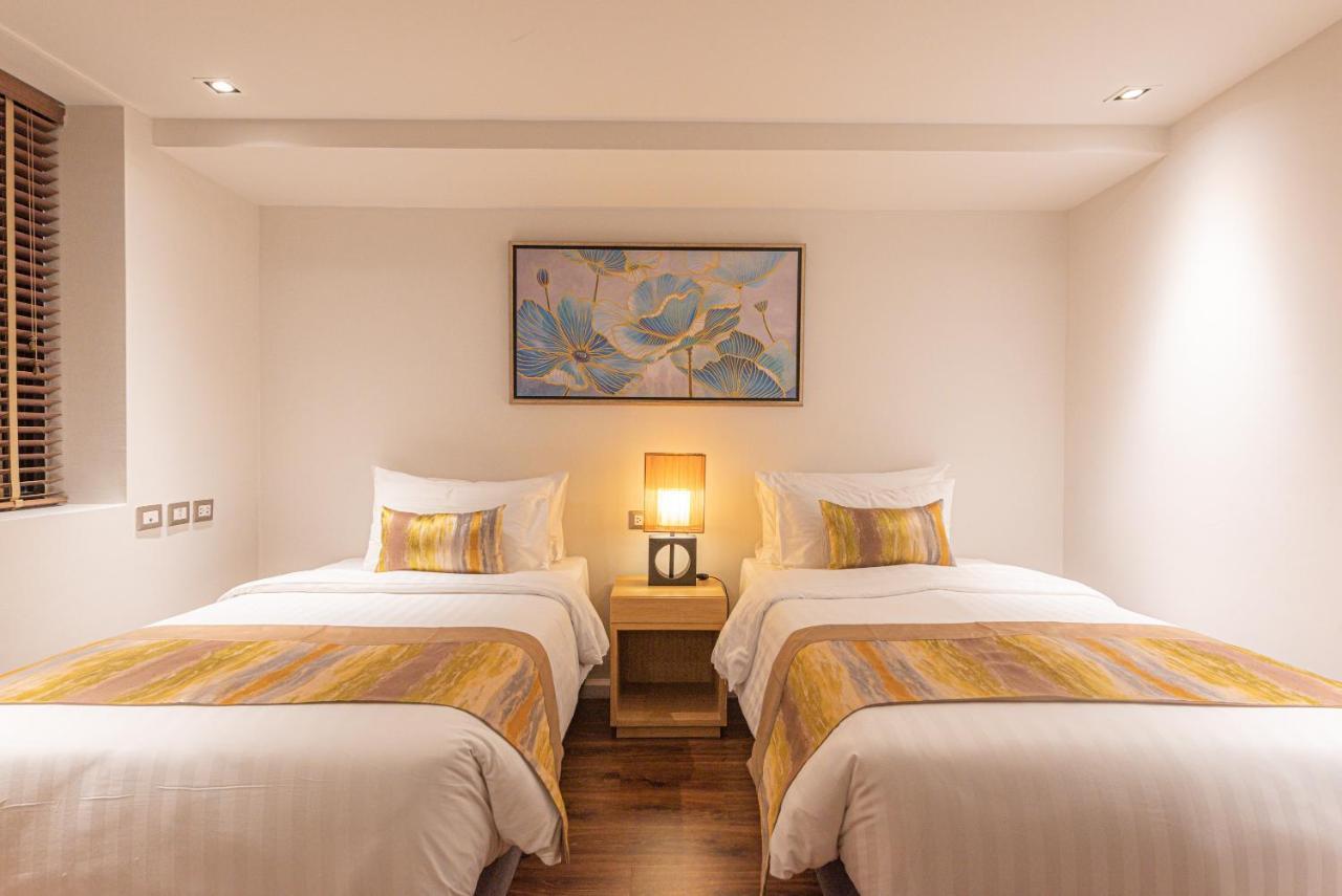Summit Windmill Golf Suite Hotel At Suvarnabhumi Bangkok Exterior photo Deluxe Twin