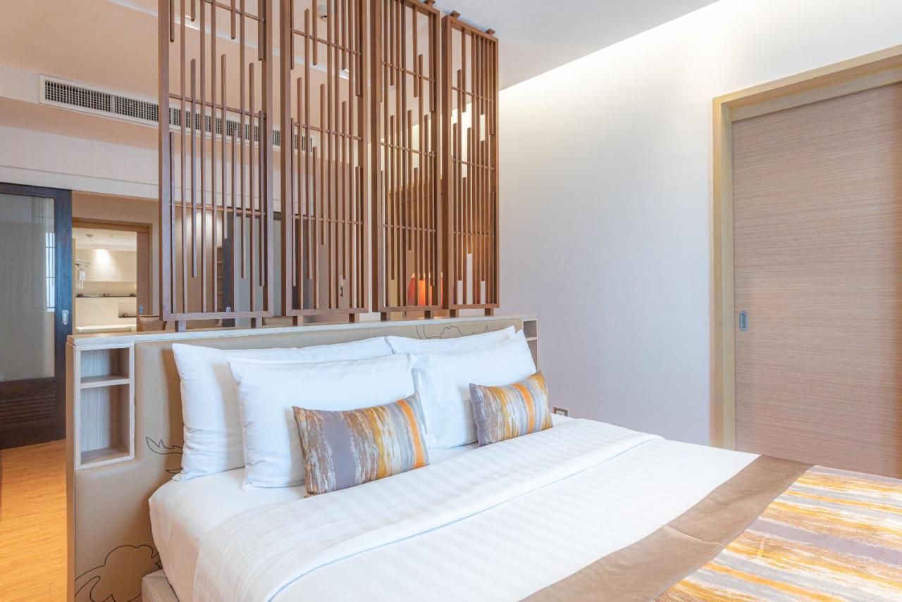 Summit Windmill Golf Suite Hotel At Suvarnabhumi Bangkok Exterior photo A bedroom at the hotel