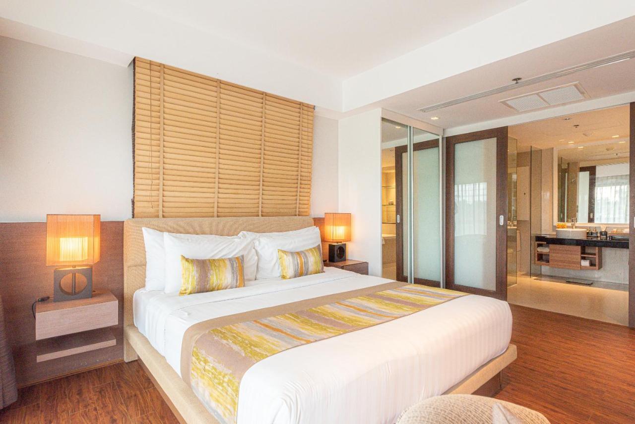 Summit Windmill Golf Suite Hotel At Suvarnabhumi Bangkok Exterior photo Deluxe Suite