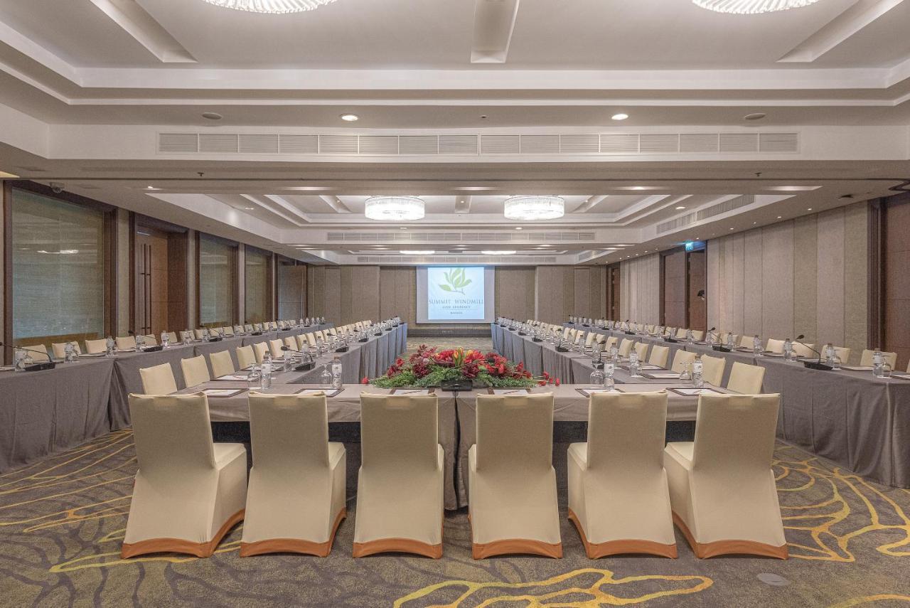 Summit Windmill Golf Suite Hotel At Suvarnabhumi Bangkok Exterior photo The Royal Paragon Hall